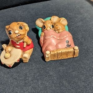 Pendefin handpainted stone craft ornaments.bunnies.